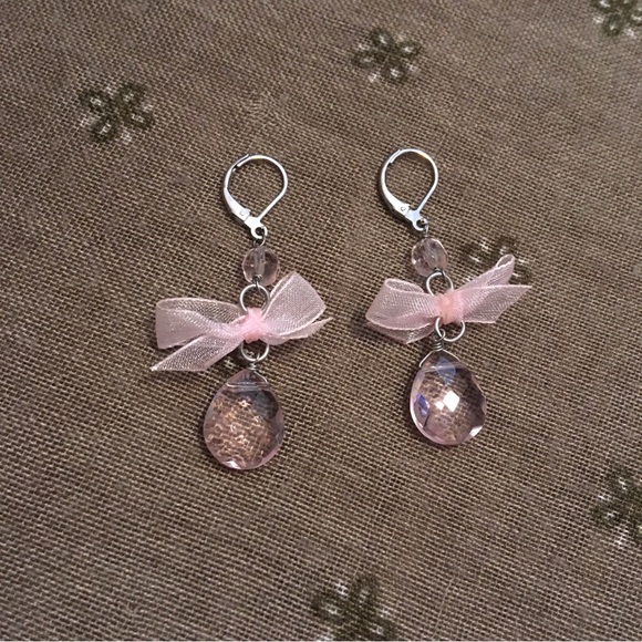 unknown Jewelry - Vintage Pink Bow Beaded Dangle Earrings